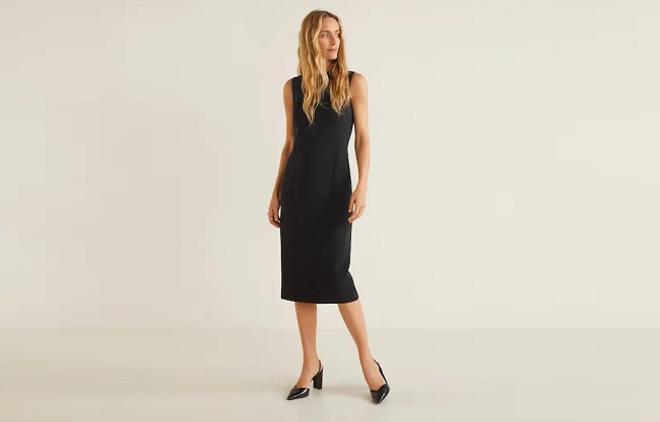 El vestido con detalle de pliegues en el hombro, de Mango