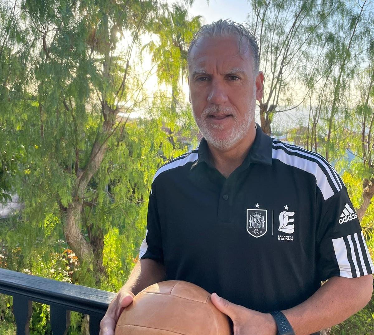 Oli, en una concentración de veteranos de la selección española.