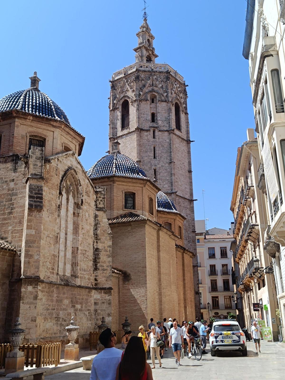 Fachada de la catedral que da a la calle Micalet.