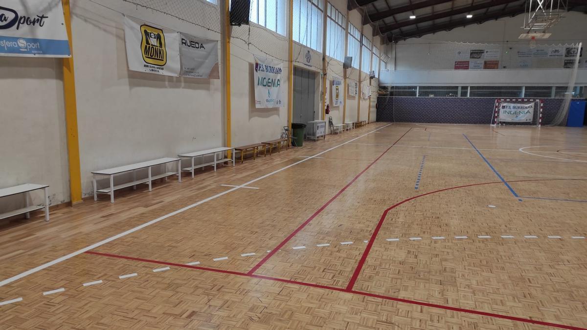 La pista del pabellón de La Bosca tras los trabajos de renovación del pavimento.