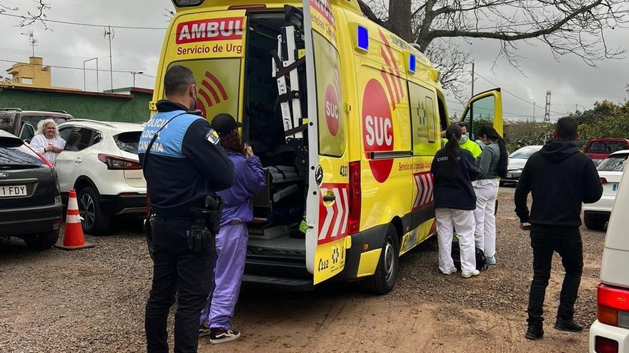 Ambulancia que trasladó al afectado al HUC