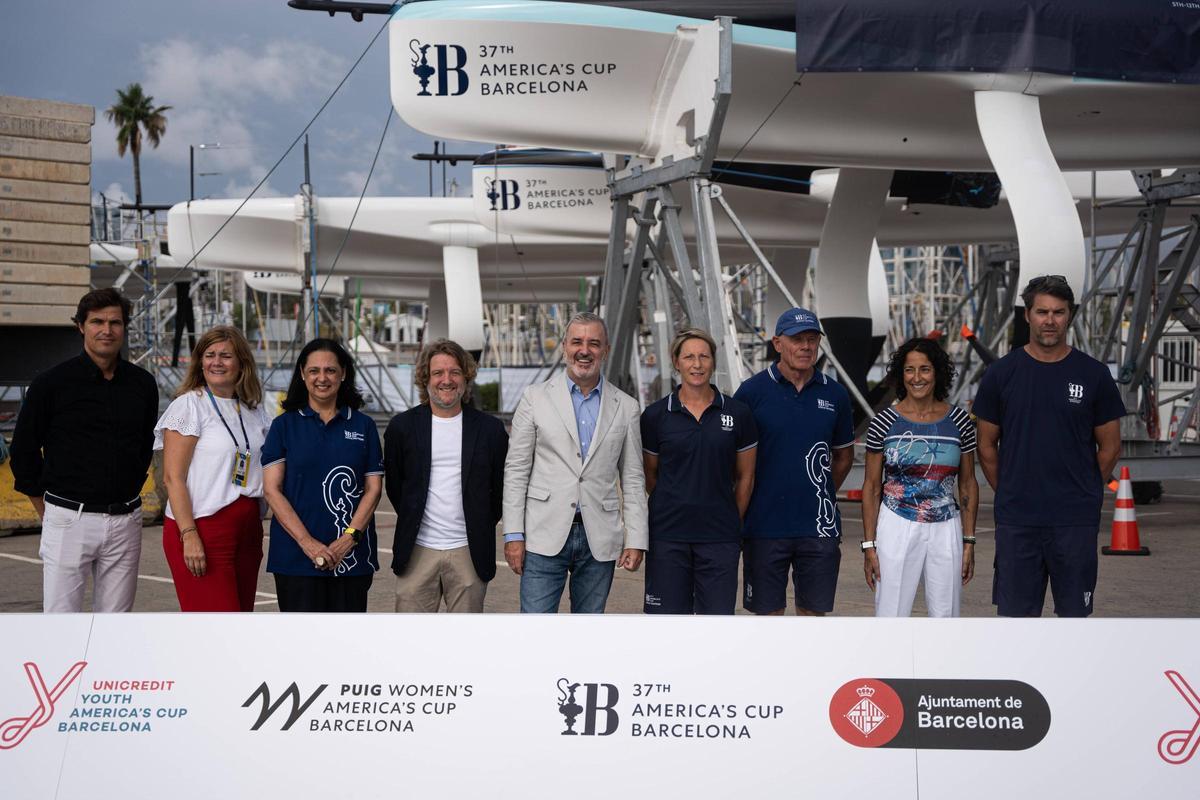 Jaume Collboni visita los equipos Youth y femenino de la Copa América