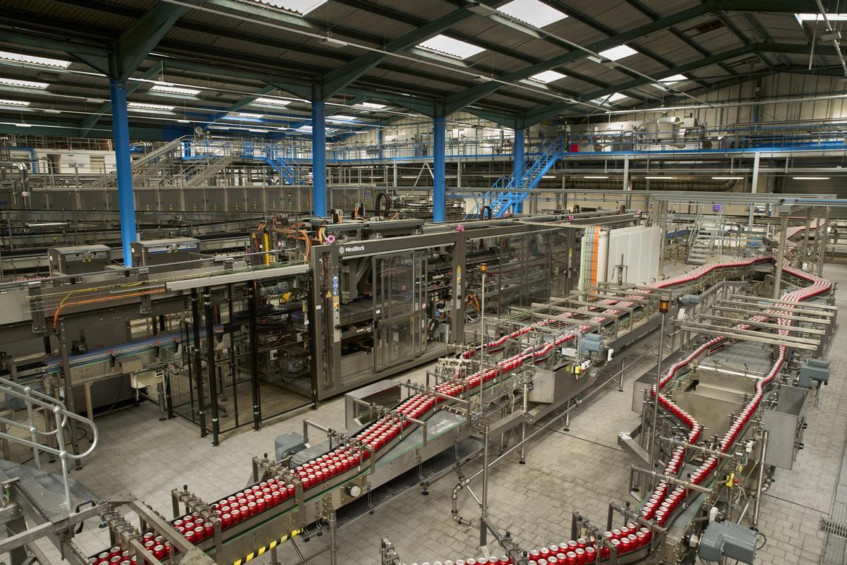 Damm ha inaugurado oficialmente The Damm Eagle Brewery, su primera fábrica fuera de la península ibérica, situada en la localidad inglesa de Bedford.