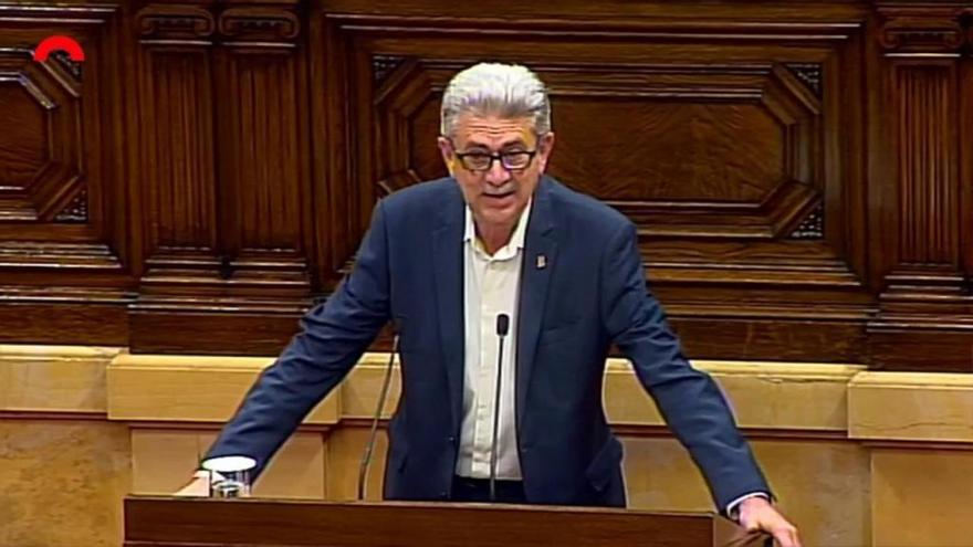 El diputat socialista al Parlament de Catalunya, Rafel Bruguera, realitzant la seva ponència.