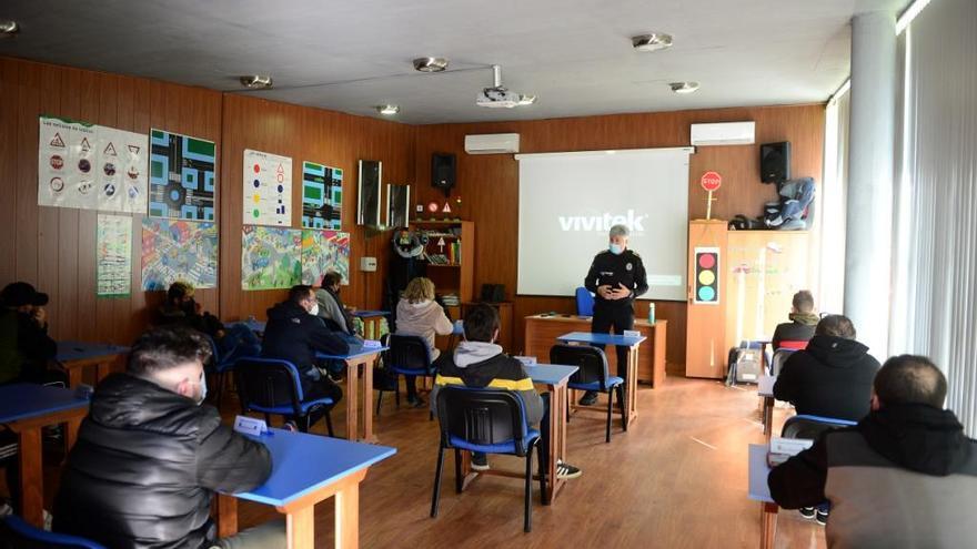 La Policía Local de Plasencia ha dado ya talleres de seguridad vial a más de 500 condenados