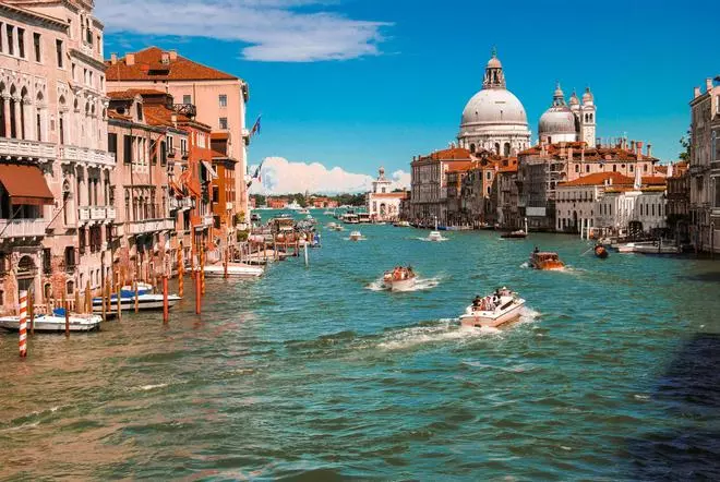 Venecia más allá de las góndolas: palacios, canales y mujeres que también hicieron historia