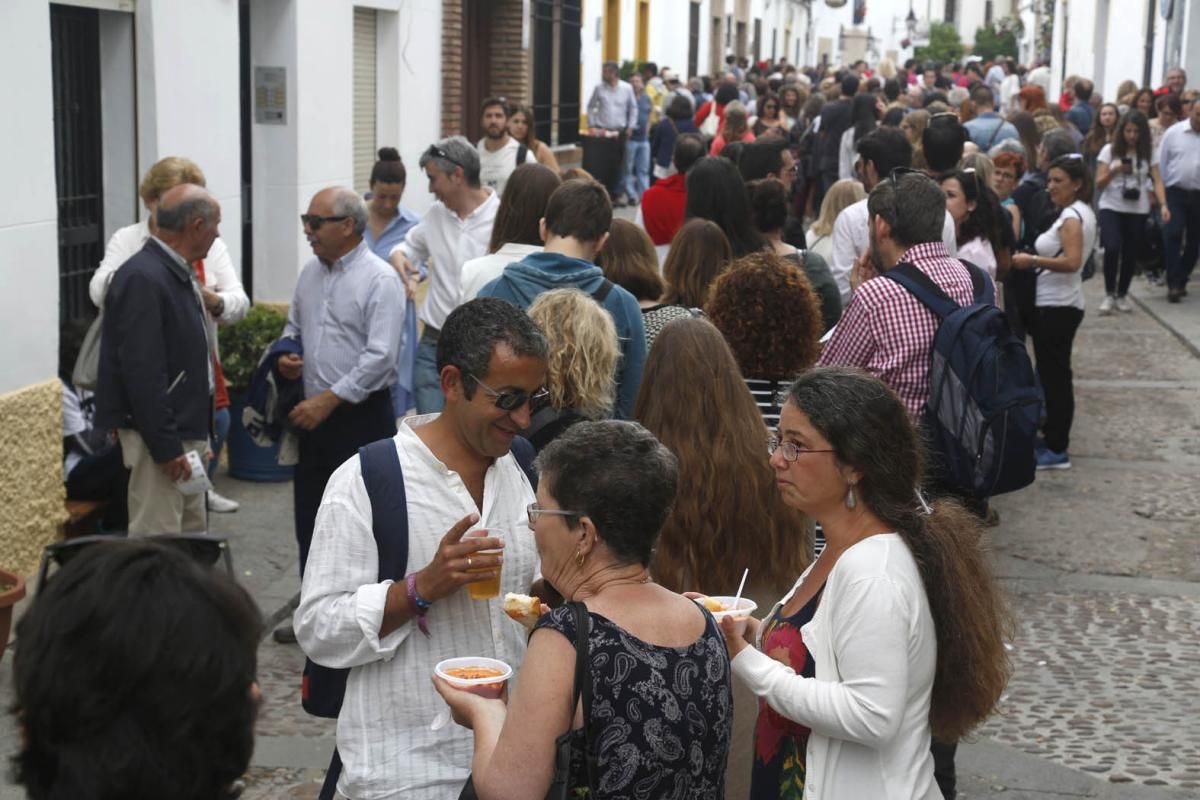 Fotogalería / Una multitud visita los patios el último sábado de la fiesta