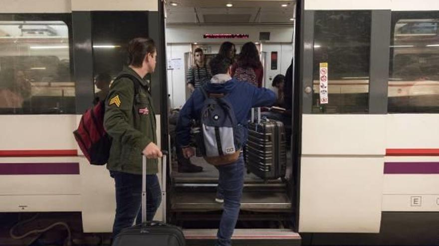 Alcón pide un servicio de cercanías de «calidad» para la comunidad universitaria