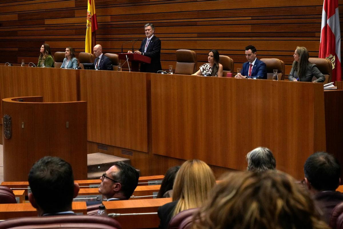 Los rostros zamoranos en la constitución de las Cortes de Castilla y León: la sesión, en imágenes Los rostros zamoranos en la constitución de las Cortes de Castilla y León: la sesión, en imágenes
