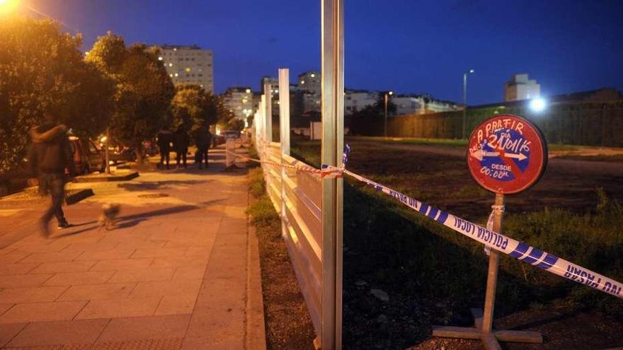 Inicio del vallado de una de las tres parcelas de Defensa en A Maestranza.