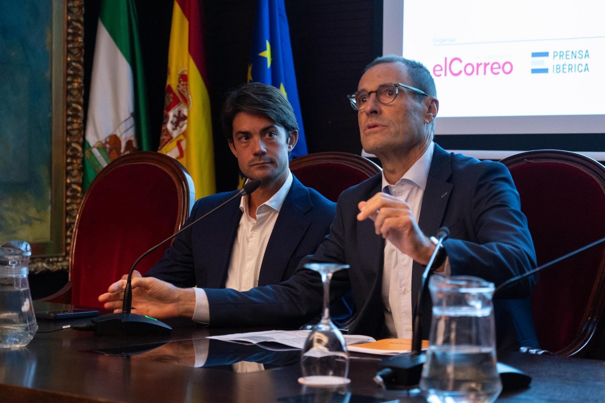 De izquierda a derecha, Ramiro Iglesias, CEO y co-fundador de Crescenta y Ramón Padilla, delegado de EFPA Andalucía.