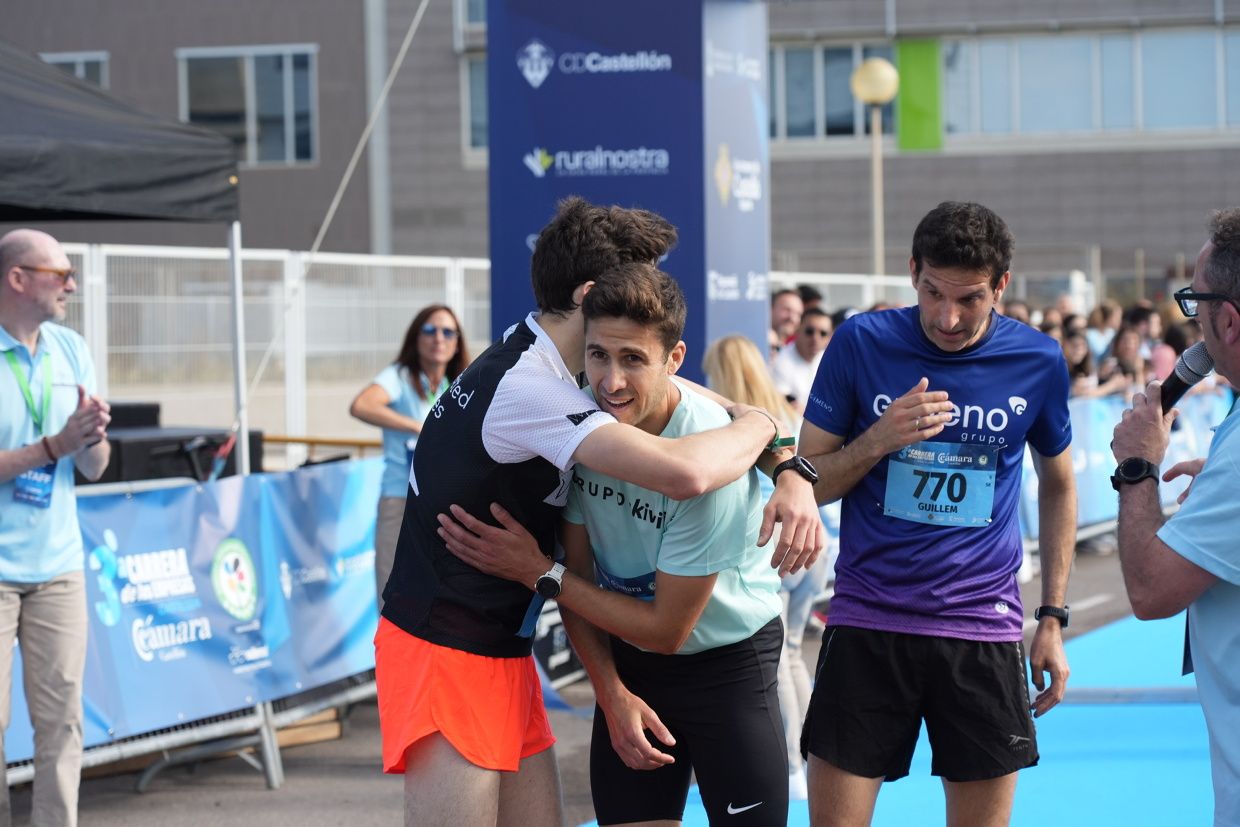 Búscate en las fotos de la Carrera de las Empresas en Castellón