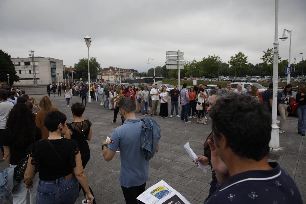 Hombres G desbordan Gijón con su concierto Hombres G desbordan Gijón con su concierto