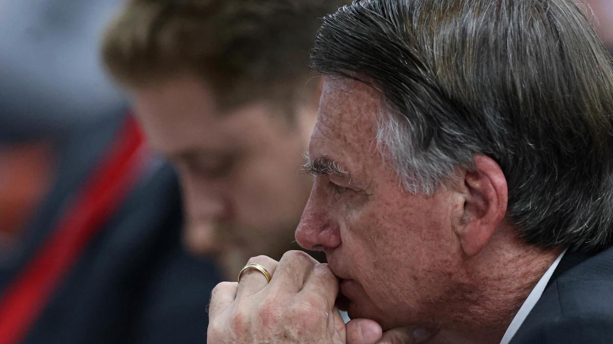 Mejora la salud de Bolsonaro, pero sin previsión de salir de cuidados intensivos