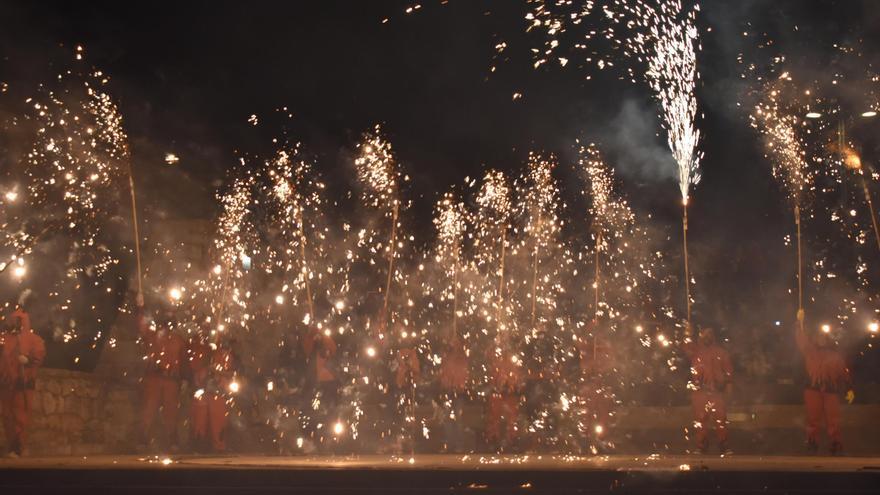 250 demonios llenan de pólvora y fuego Morella en uno de los encuentros referentes en España