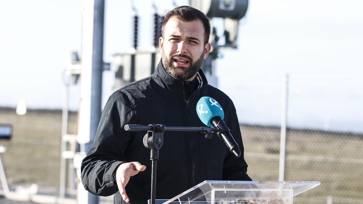 El alcalde, Luis Salaya, en su visita a la fotovoltaica de Alter Enersun en diciembre pasado.