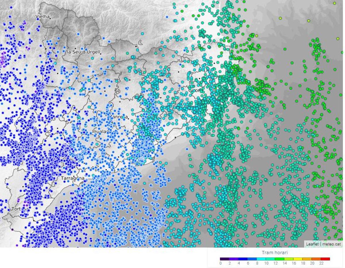 Mapa de Catalunya que muestra los rayos nube tierra registrados por la Red de Detección de Descargas Eléctricas atmosféricas (XDDE) del SMC. 6 de noviembre de 2025
