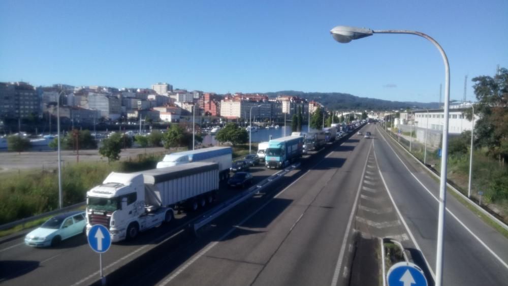 Colapsada la salida norte de la AP-9 en Pontevedra