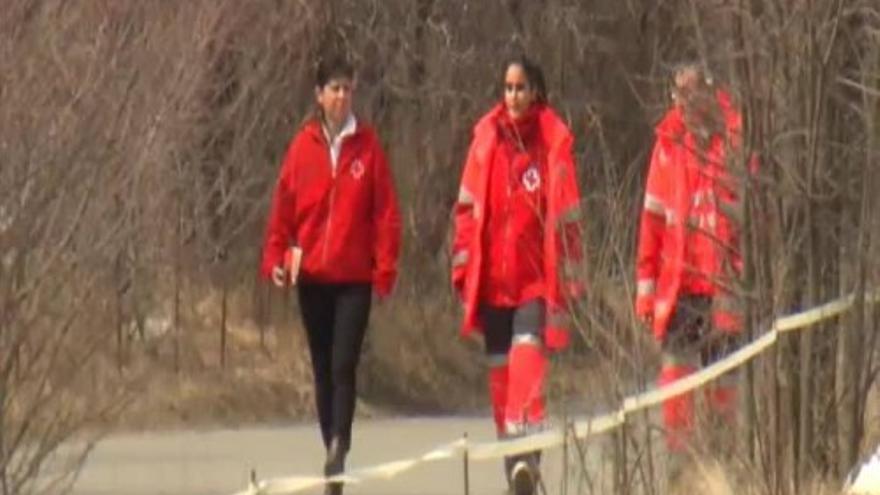 Equipos españoles de Cruz Roja reciben a las familias del avión de Germanwings