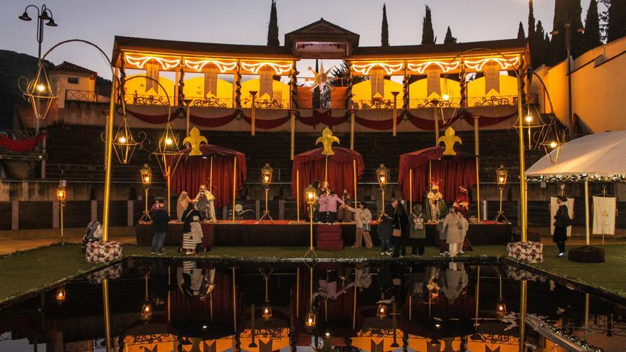 Los Reyes Magos instalan su ‘palacio’ en el Coliseo de Almedinilla