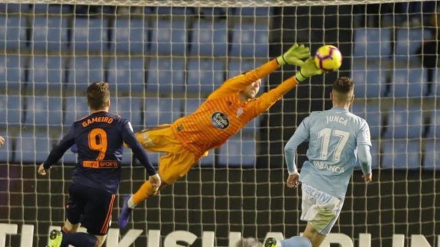 Las seis paradas de Rubén Blanco que el celtismo celebró como un gol