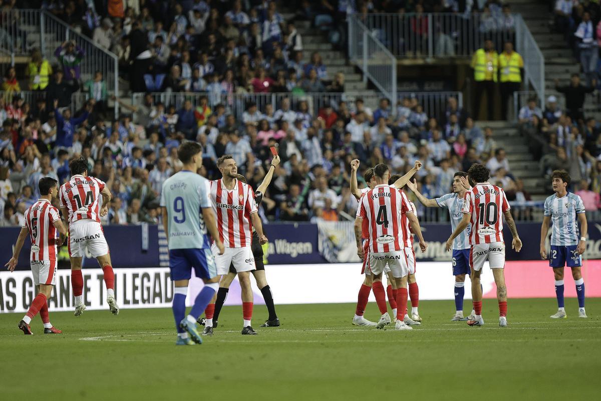 Imágenes del encuentro entre el Málaga y el Sporting