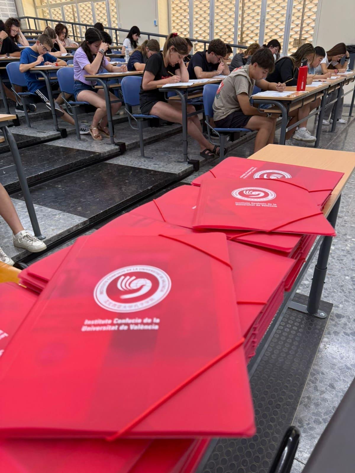 Exàmens oficials de xinés a l'Institu Confuci de la Universitat de València.