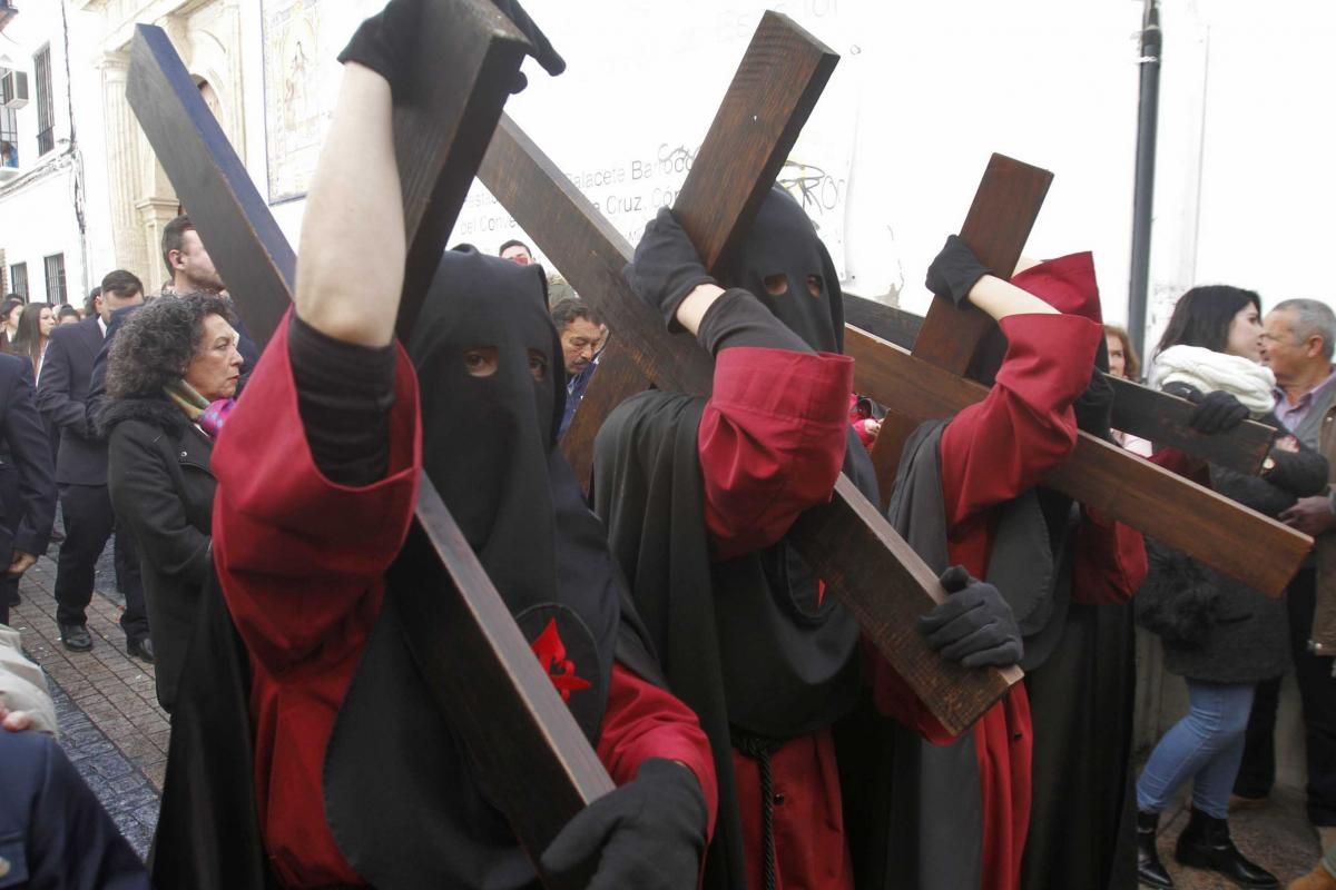 Imágenes de Las Penas de Santiago a su salida del templo