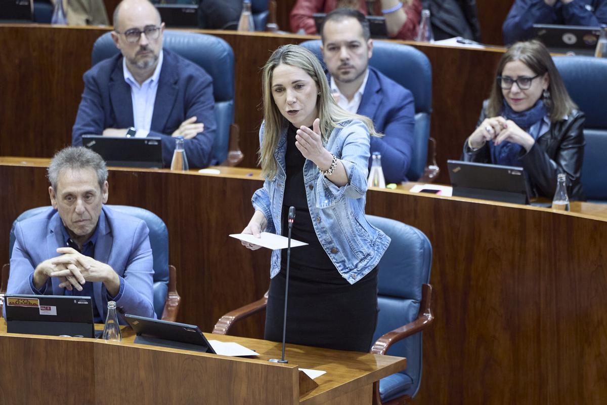 La portavoz del PSOE, Mar Espinar, durante un Pleno de la Asamblea de Madrid, a 19 de marzo de 2026, en Madrid (España). Ayuso y la oposición parlamentaria (Más Madrid, PSOE y Vox) se miden hoy en el Pleno de la Asamblea de Madrid con la migración en el centro del debate y tras el archivo de la causa judicial de la vicepresidenta primera de la Cámara. 19 MARZO 2026 Jesús Hellín / Europa Press 19/03/2026. Mar Espinar;;Jesús Hellín