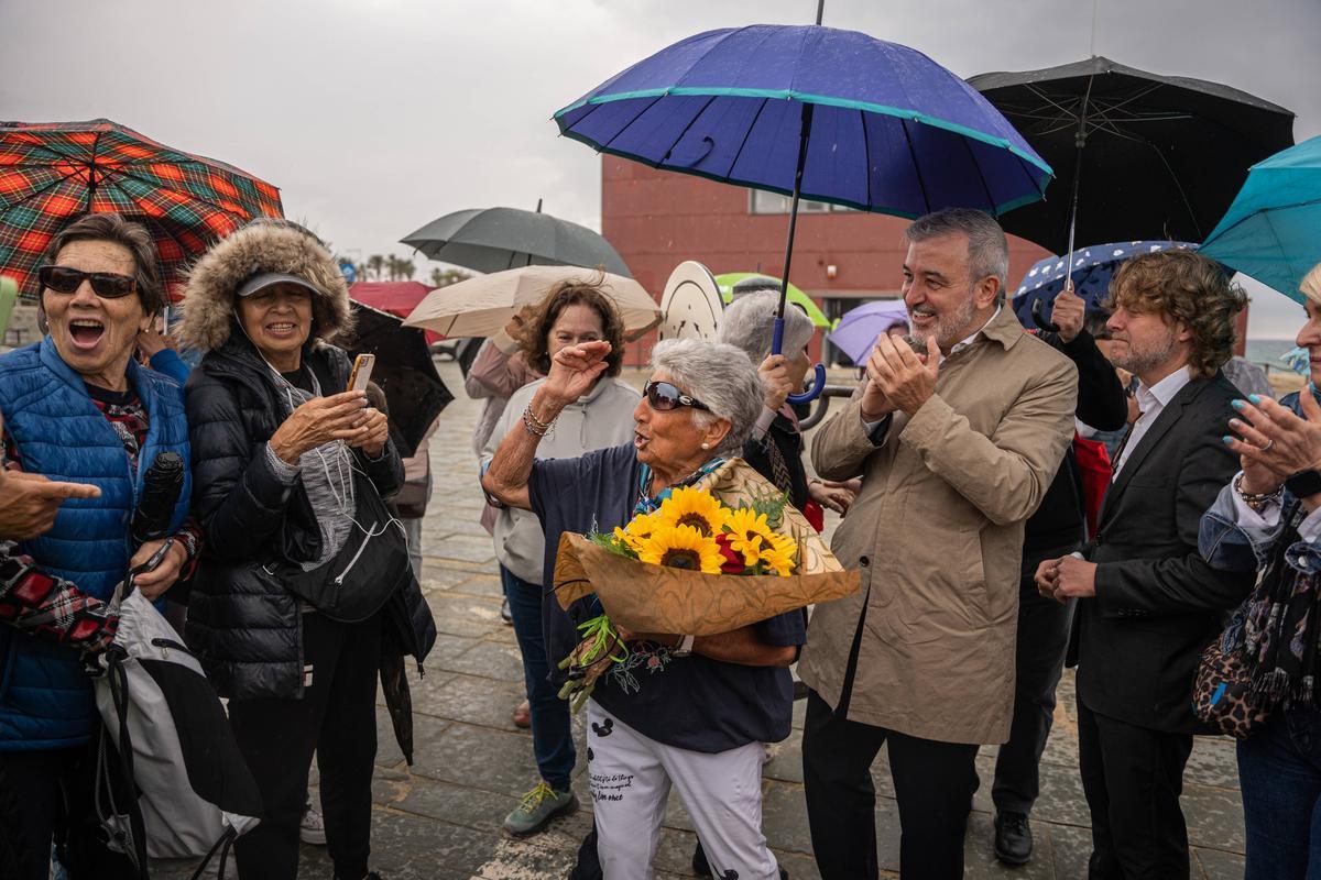 Homenaje sorpresa a Bárbara Martínez, una mujer de 88 años que lleva más de 25 impartiendo clases diarias de gimnasia 