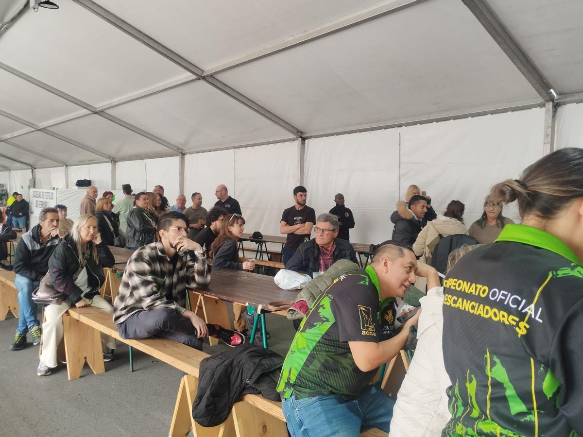 El Concurso de Escanciadores de Llanera, en imágenes El Concurso de Escanciadores de Llanera, en imágenes