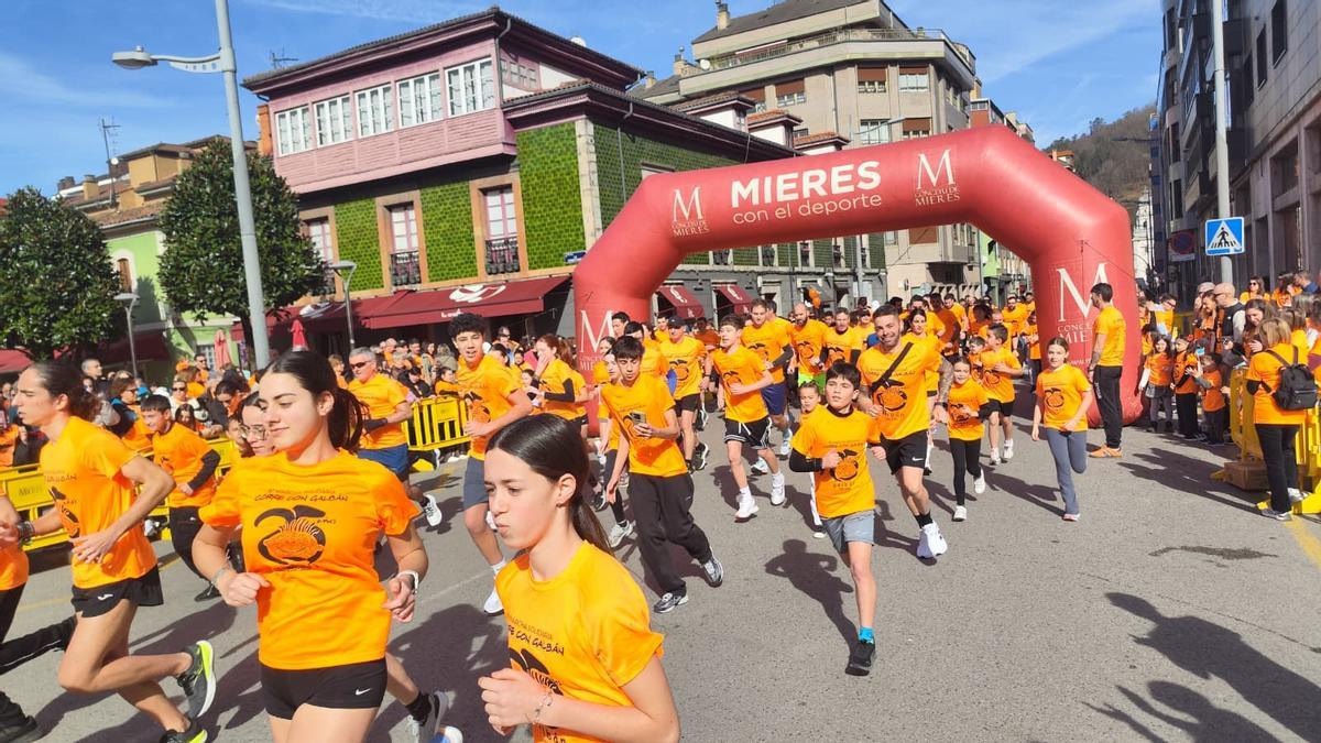 Un millar de personas en la Carrera Galbán de Mieres, ¿estuviste en la prueba?