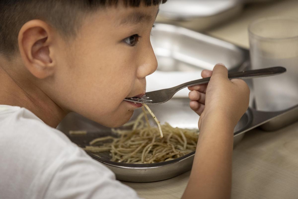 Save the Children inicia sus campamentos de verano para 2200 niños y niñas en riesgo de pobreza y de exclusión social. La organización garantiza que la infancia más vulnerable tenga las mismas oportunidades que el resto y al menos una comida saludable al día.