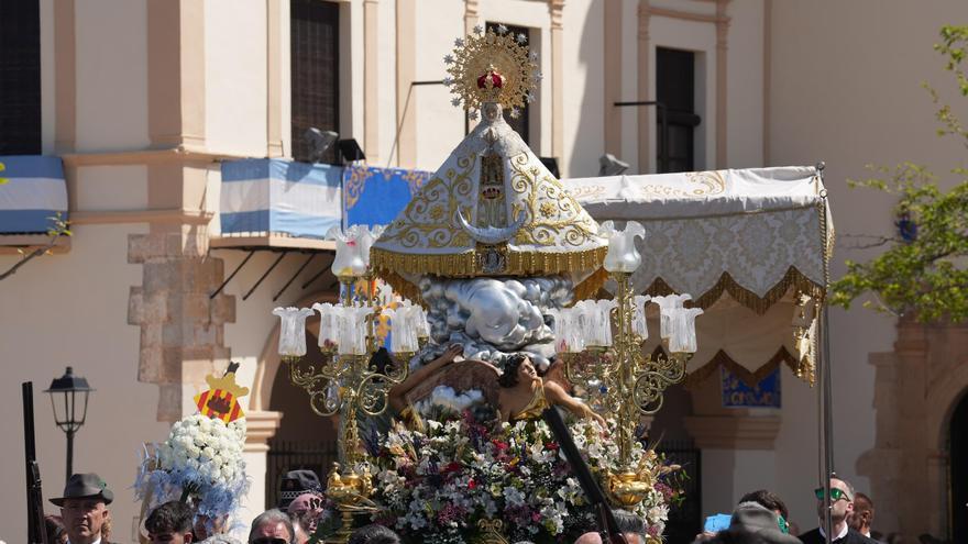 Galería de imágenes: La Virgen del Lledó sale de la basílica para ir a la ciudad