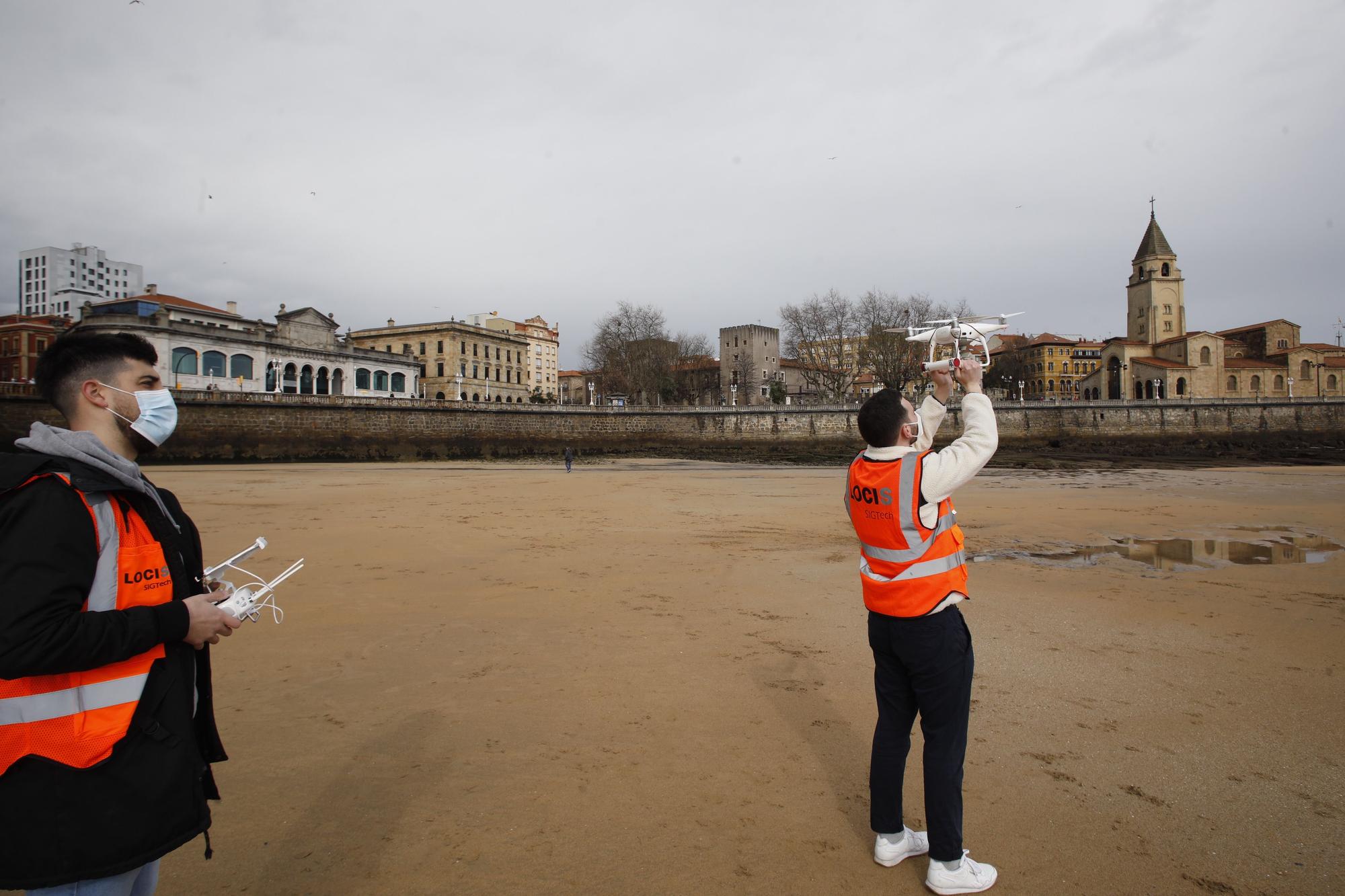 Control policial del vuelo de un dron en San Lorenzo