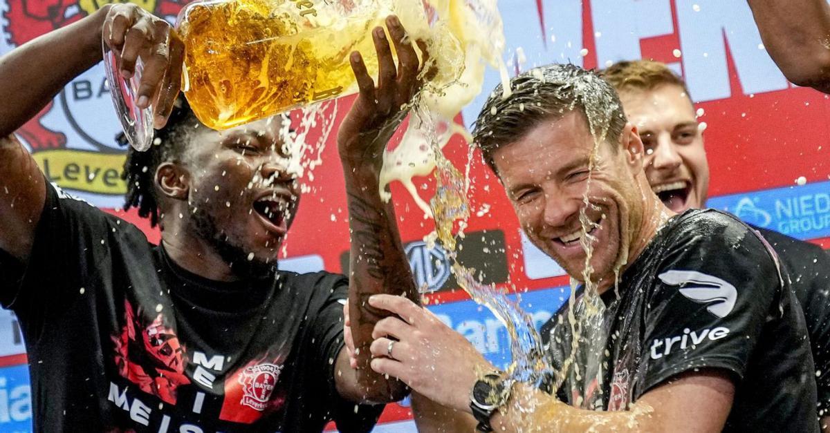 Xabi Alonso conquereix una Bundesliga històrica