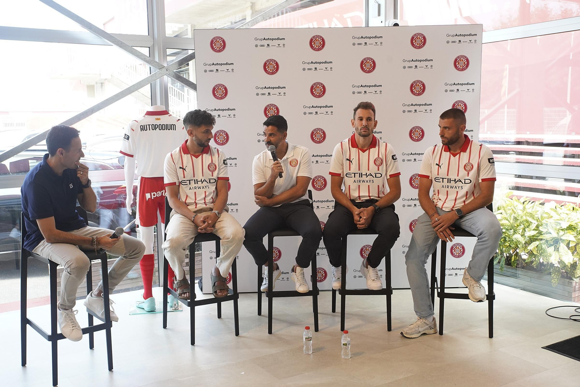 Les imatges de l’acord de patrocini entre el Girona FC i el Grup Autopodium