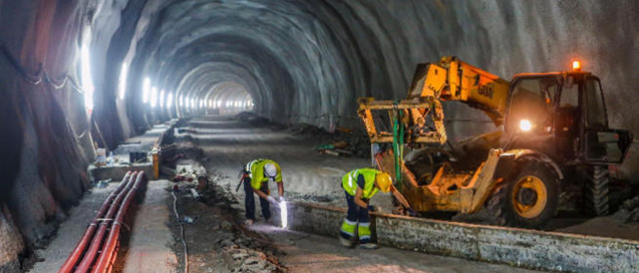 Imagen de las obras del túnel del Andén Verde, correspondiente a la carretera que une La Aldea con Agaete.