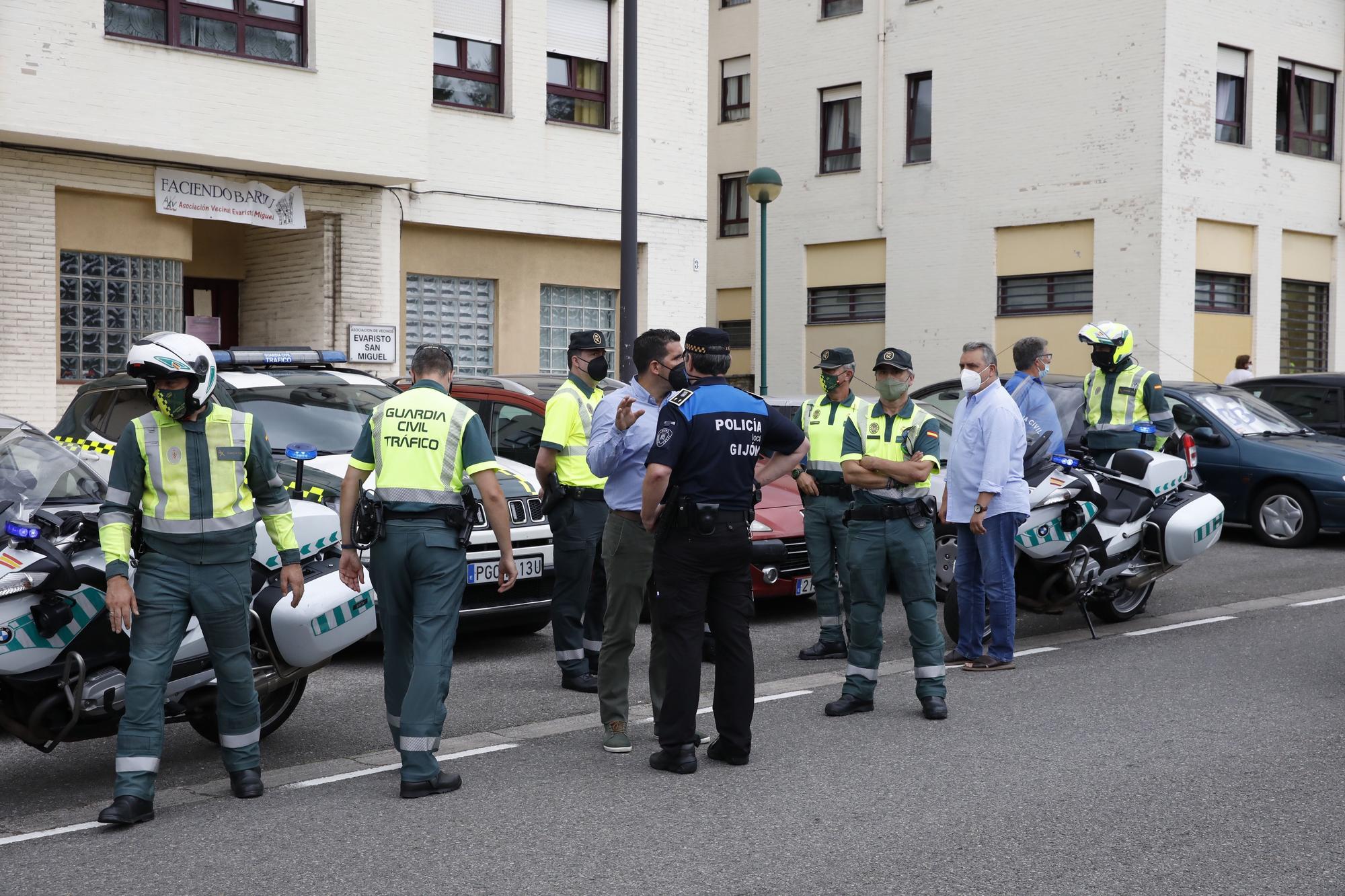 Una pasarela de guardias civiles despide a Eladio Currás, el compañero jubilado fallecido en un incendio en Gijón