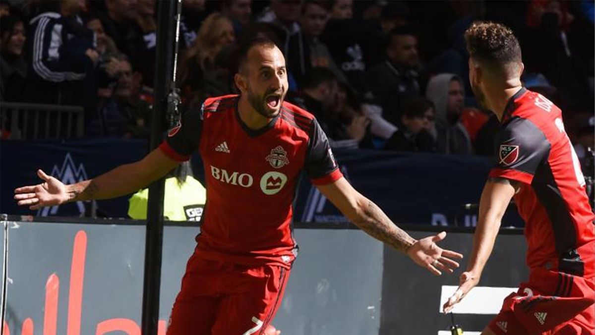 Víctor Vázquez celebra un gol en la MLS con el Toronto.