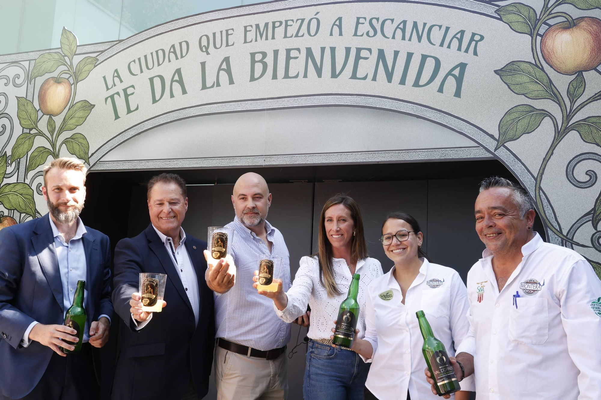 Gijón escancia su historia sidrera en la Feria de Muestras: así es el stand del Ayuntamiento (en imágenes)