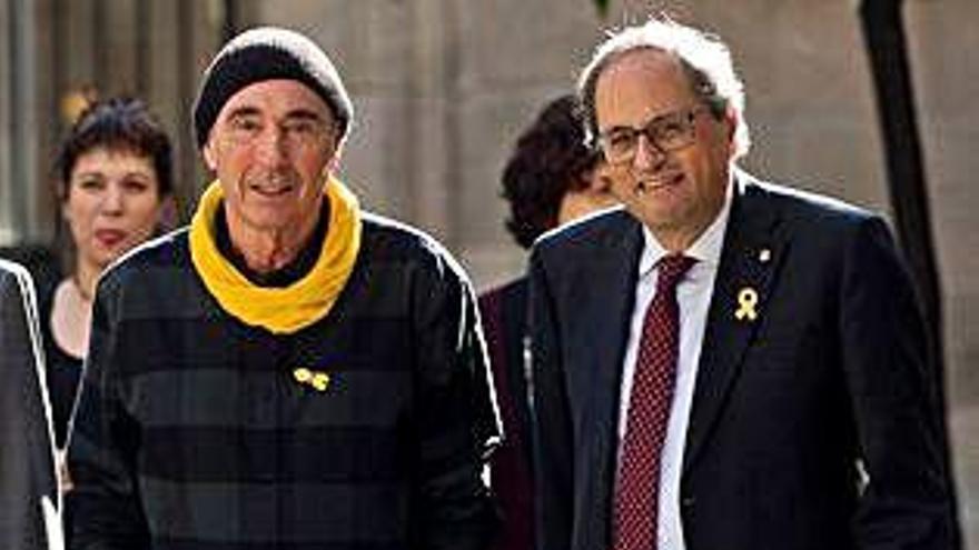 Torra, que serà al Suprem el primer dia de judici, amb Lluís Llach, ahir