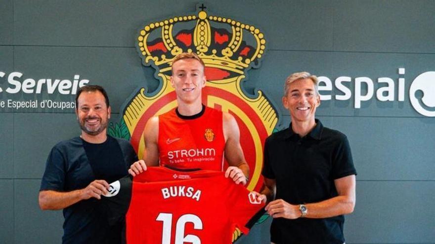 Buksa, tras firmar con el Mallorca: "El año pasado estuve en la isla como turista y vi el partido contra el Celta"