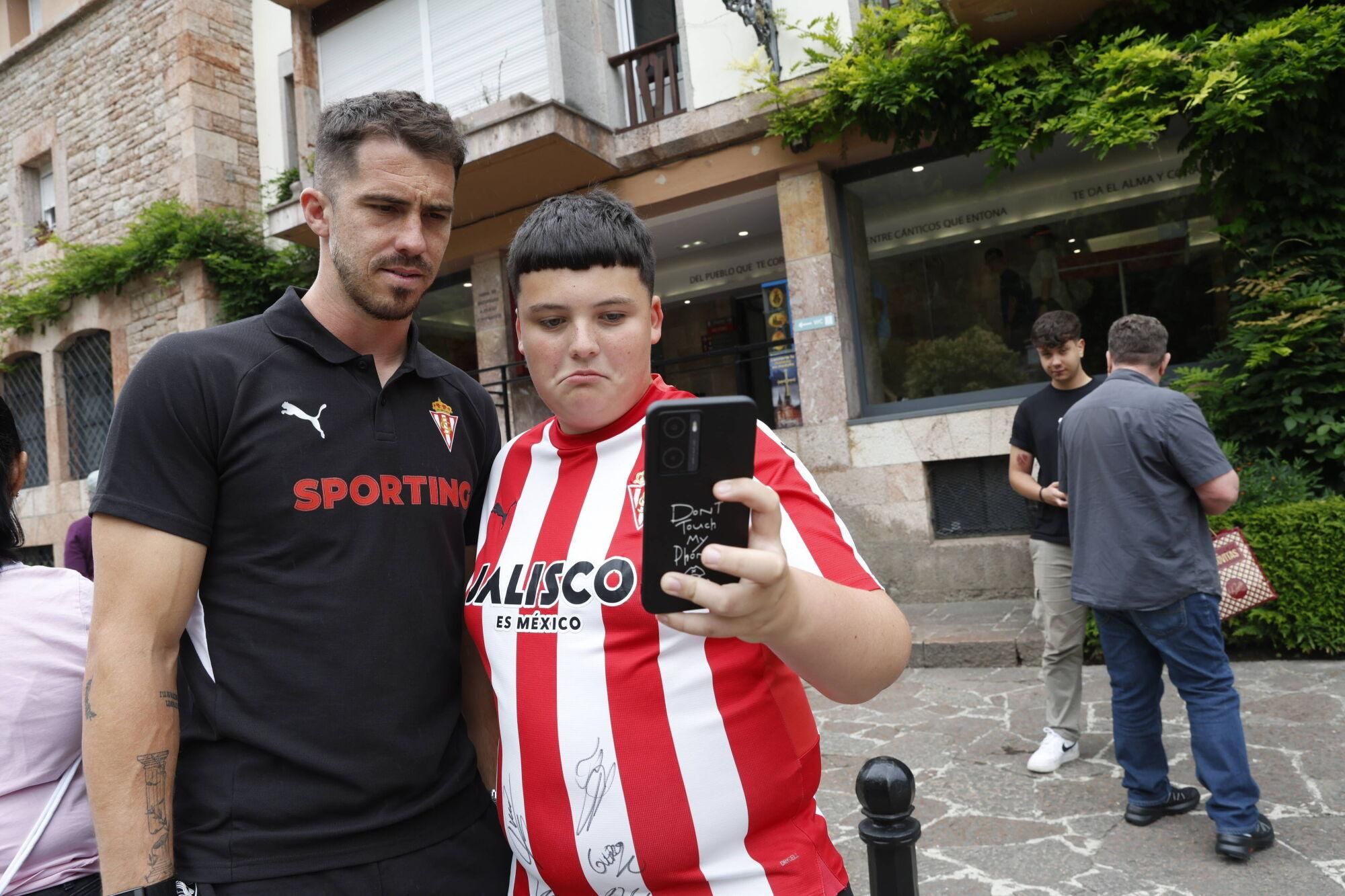EN IMÁGENES: Visita del Sporting a La Santina en Covadonga