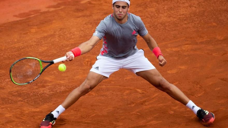 Munar golpea a la pelota en su partido ante Thiem.