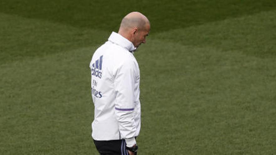 Zidane, en un entrenamiento en Valdebebas.