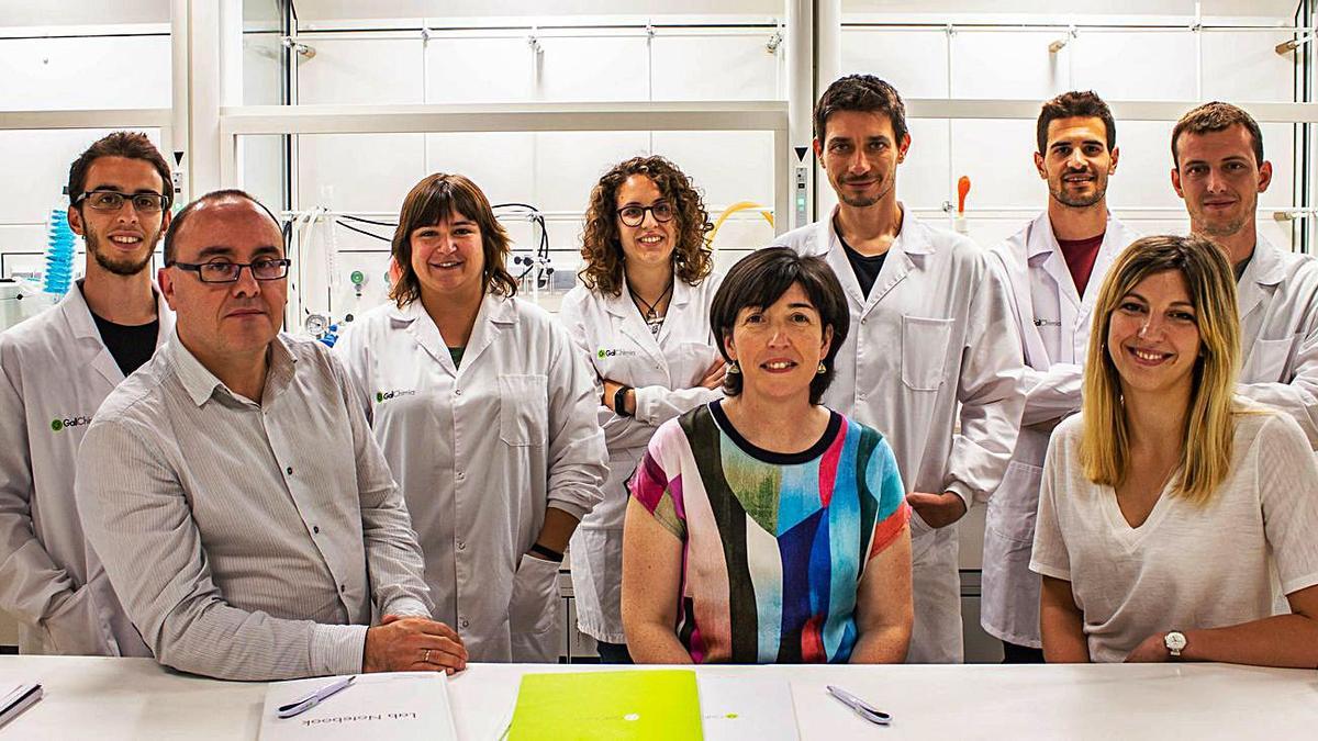 Carme Pampín, en el centro, con el equipo de Galchimia