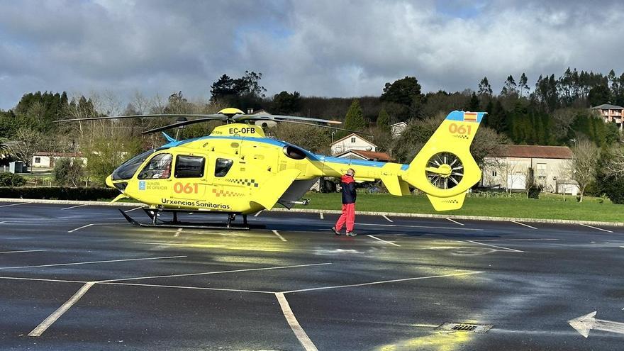 Evacuada una mujer en helicóptero tras ser golpeada por un tractor en A Estrada