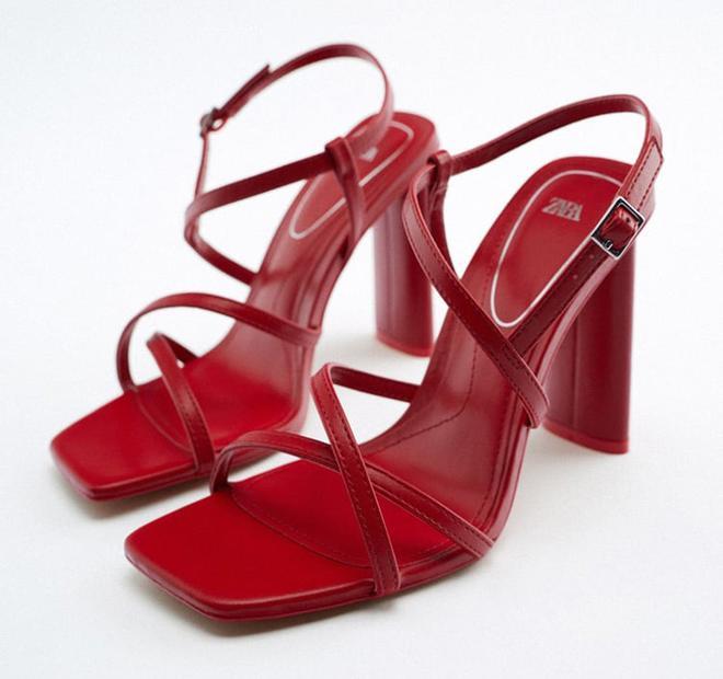 Sandalias rojas de Zara con plantilla fléxible de espuma