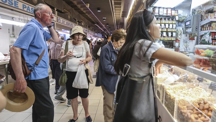 El Mercado Central de Alicante quiere intentar regular la entrada de turistas